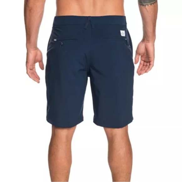 QUIKSILVER NAVY  BLUE AMPHIBIAN FLAT FRONT SHORTS MENS SZ 29 - Picture 2 of 8